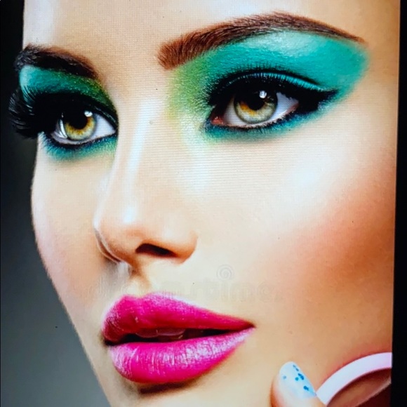 Meet your Posher, Top Rated Seller ❤️Love Offers❤️ - Picture 2 of 5